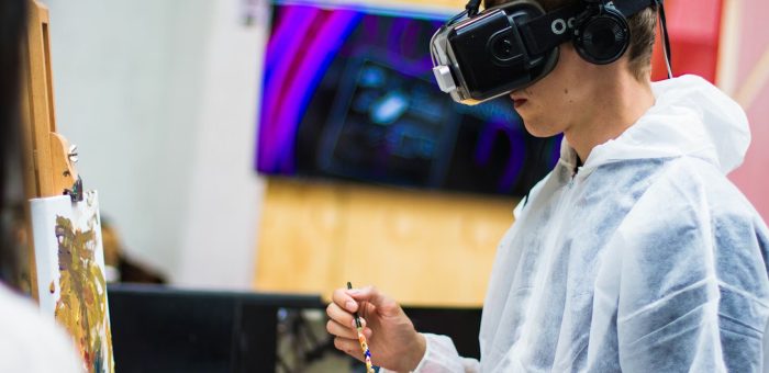 Virtuālā realitāte, Papildinātā realitāte